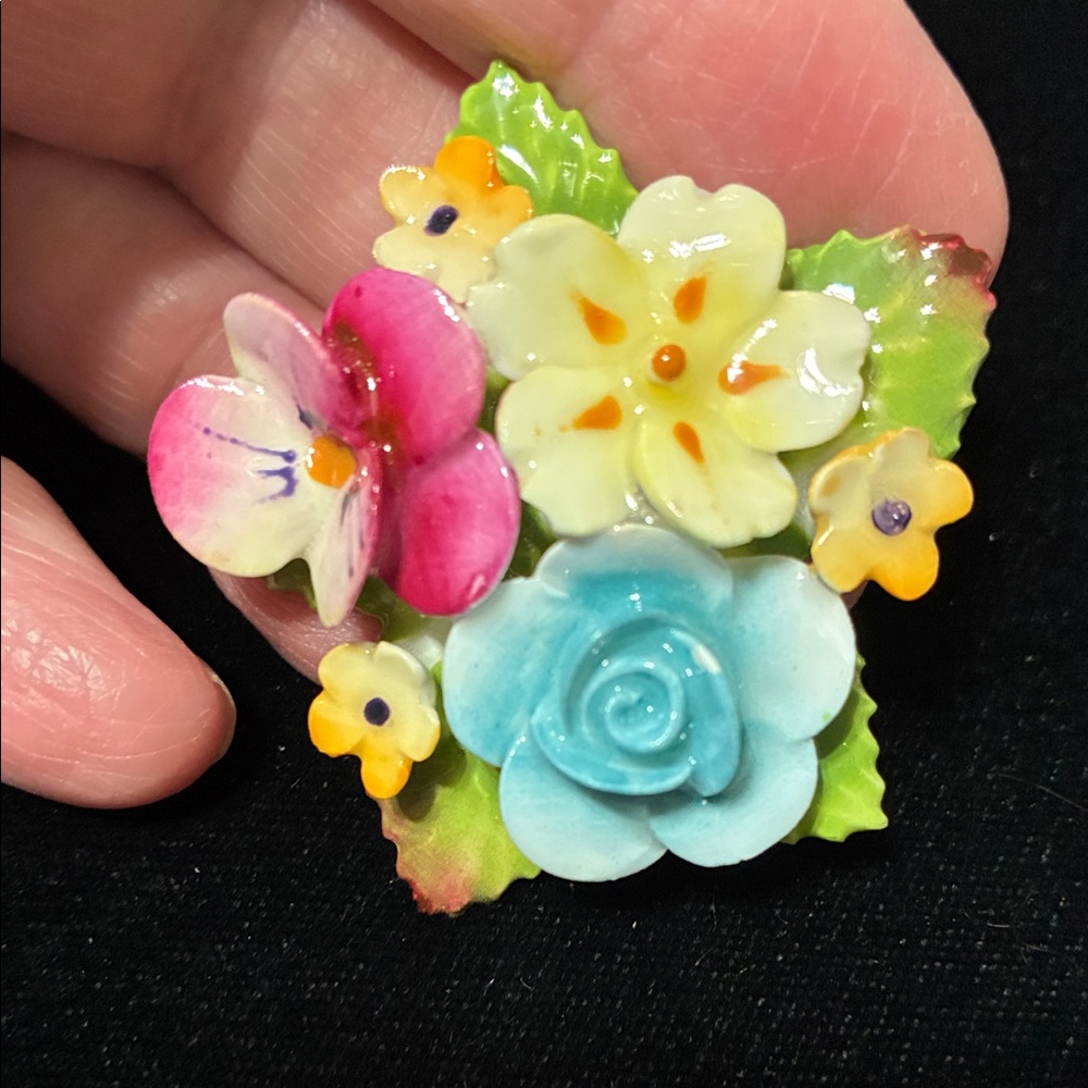 Vintage Multicolor Floral Enamel Brooch - Pink, Blue & Yellow Flower Pin - Picture 7 of 10
